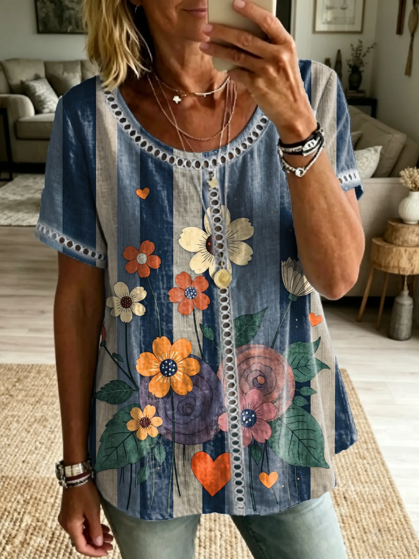 Women's Floral Print Artistic Openwork Casual Round-neck Short-sleeve T-shirt