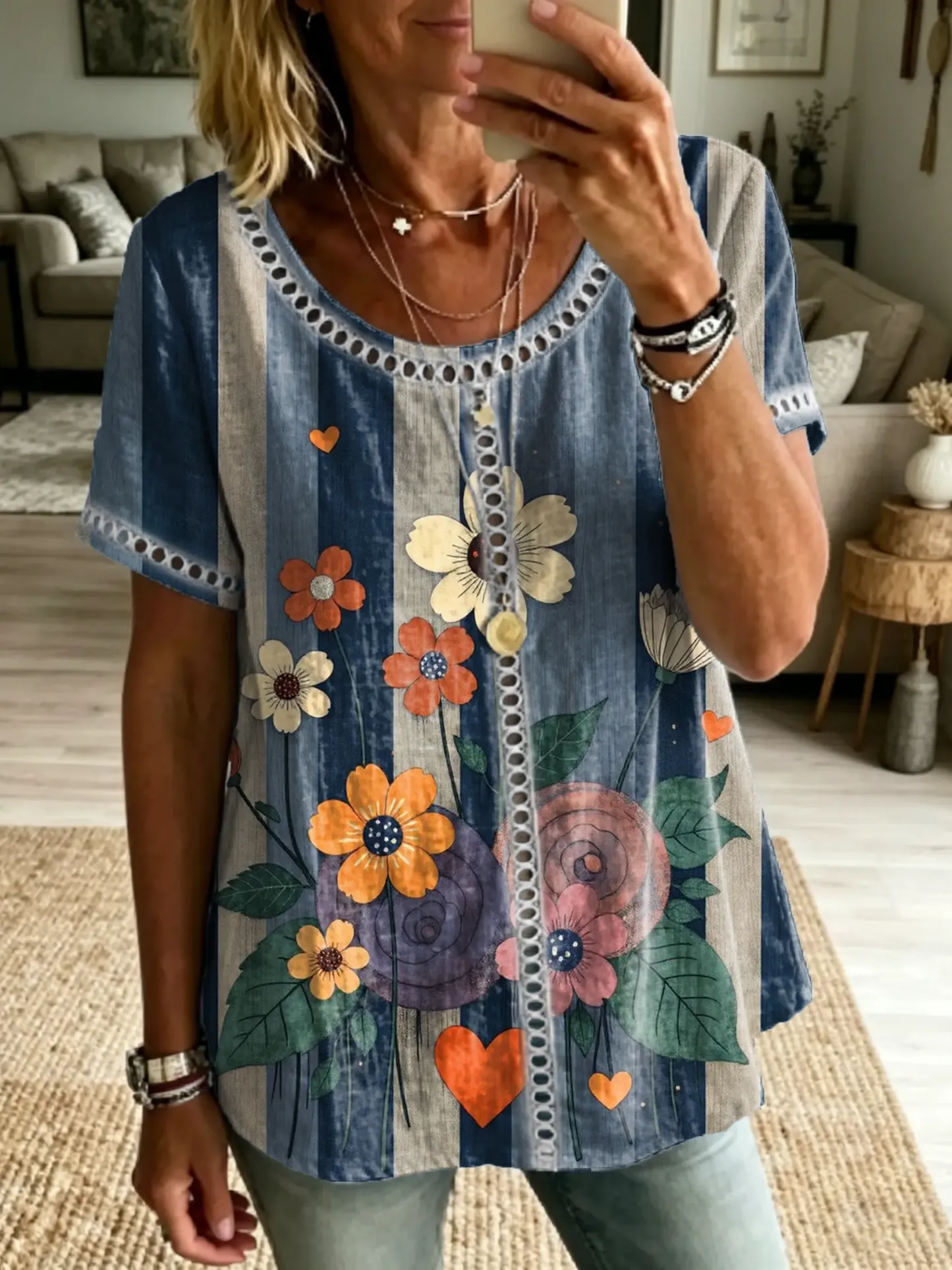 Women's Floral Print Artistic Openwork Casual Round-neck Short-sleeve T-shirt