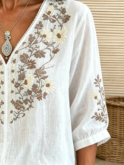 Women's Solid Color Floral Lace Trim V-Neck 3/4 Sleeve Top