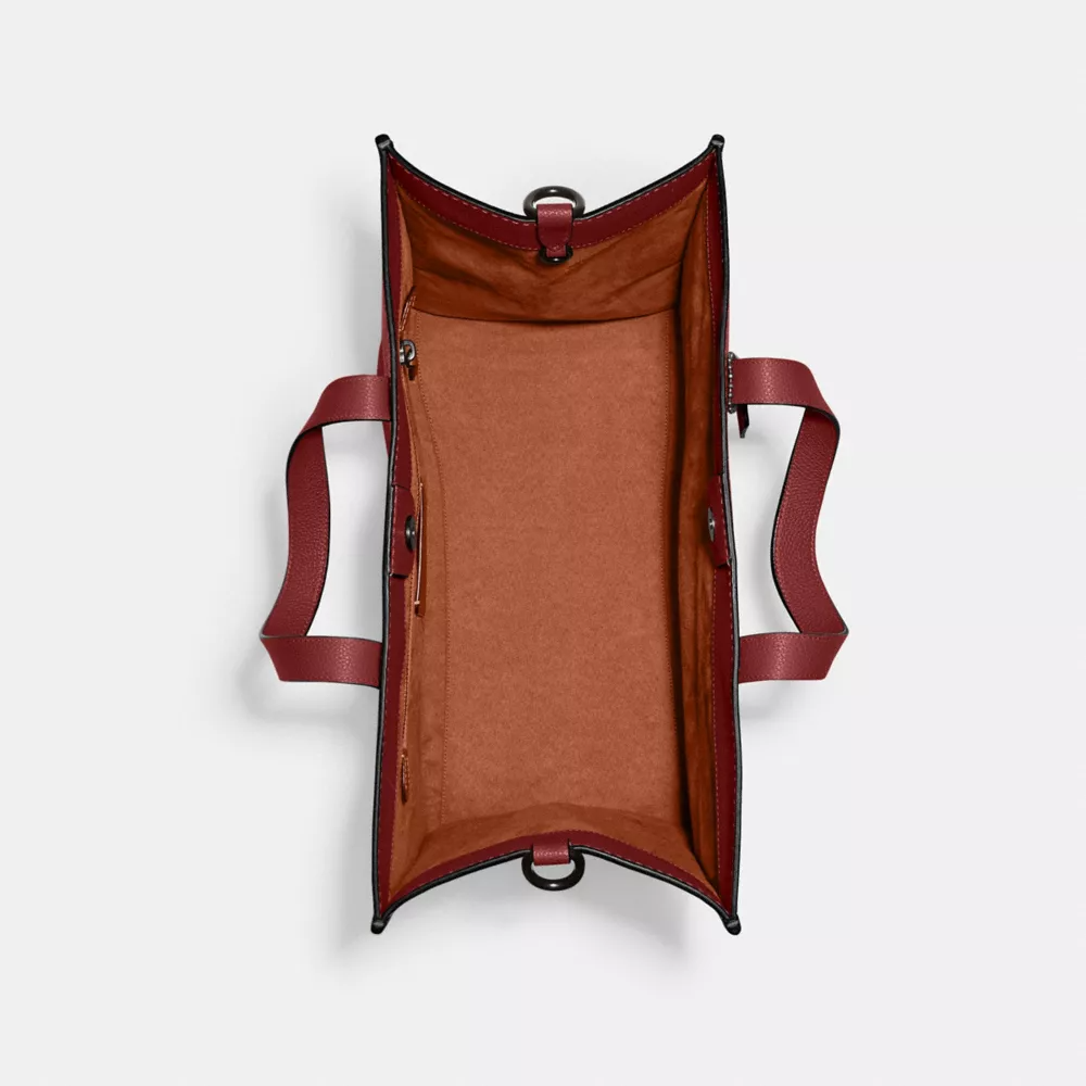 Coathtch Field Tote 40 With Coathtth Badge