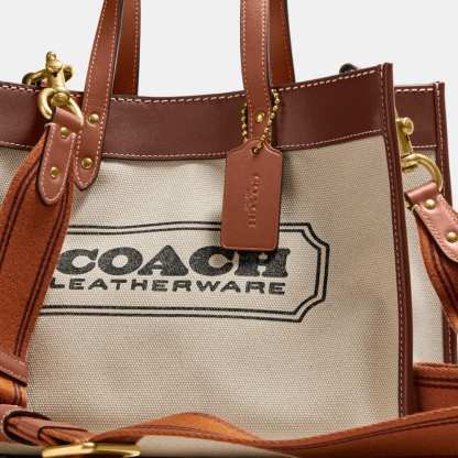 Field Tote 30 With  Badge