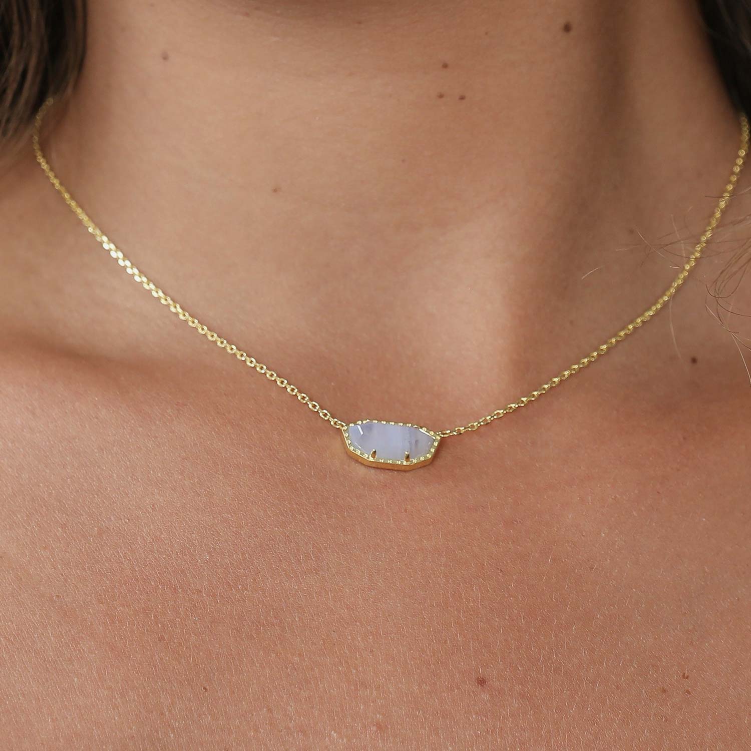 {"default":"golden necklace for women gift, valentine necklace for women gold, gold pendant necklace women fancy"}
