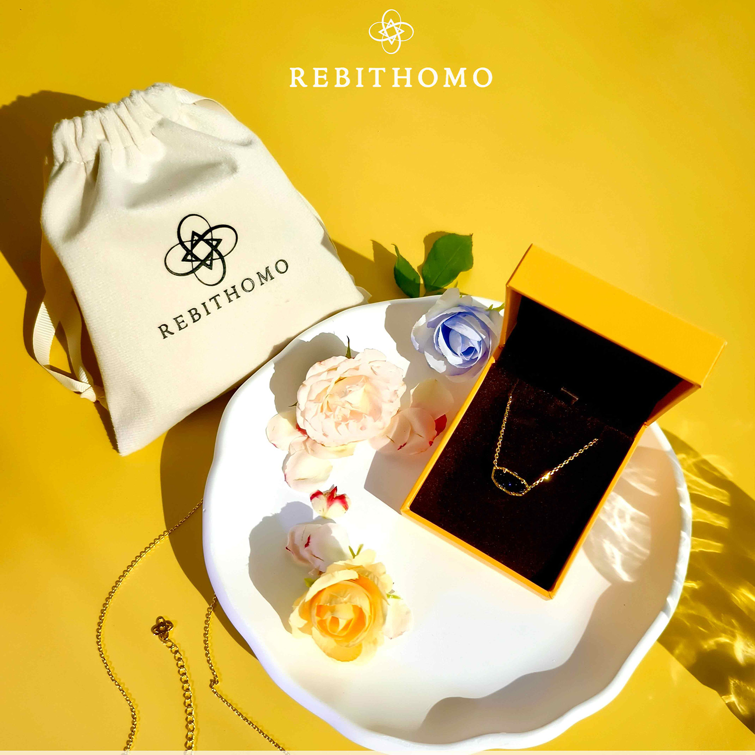 {"default":"black pendant necklace for women, necklace for girls, christmas gifts for girls"}
