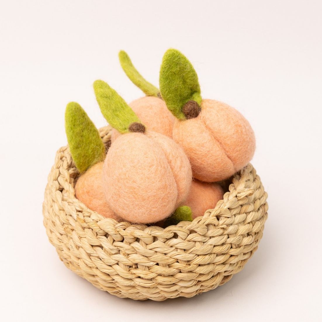 https://img-va.myshopline.com/image/store/1743649174005/3cm-and-5cm-wool-felt-peaches-felt-fruit-set-(1).jpeg?w=1500&h=1125