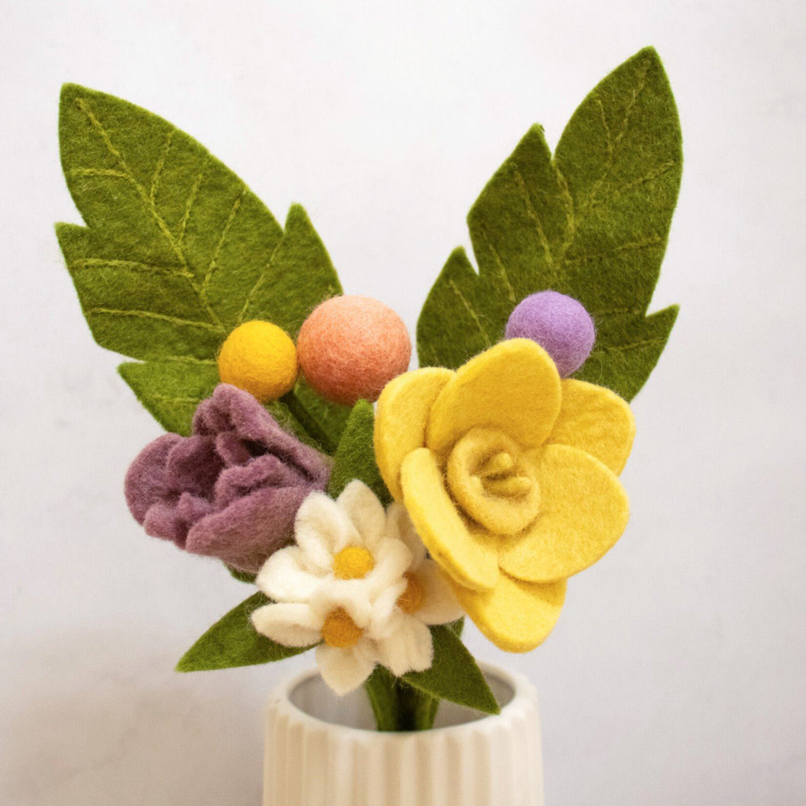 https://img-va.myshopline.com/image/store/1743649174005/gry-and-sif-spring-pastels-felt-flower-bouquet.jpeg?w=1652&h=2313