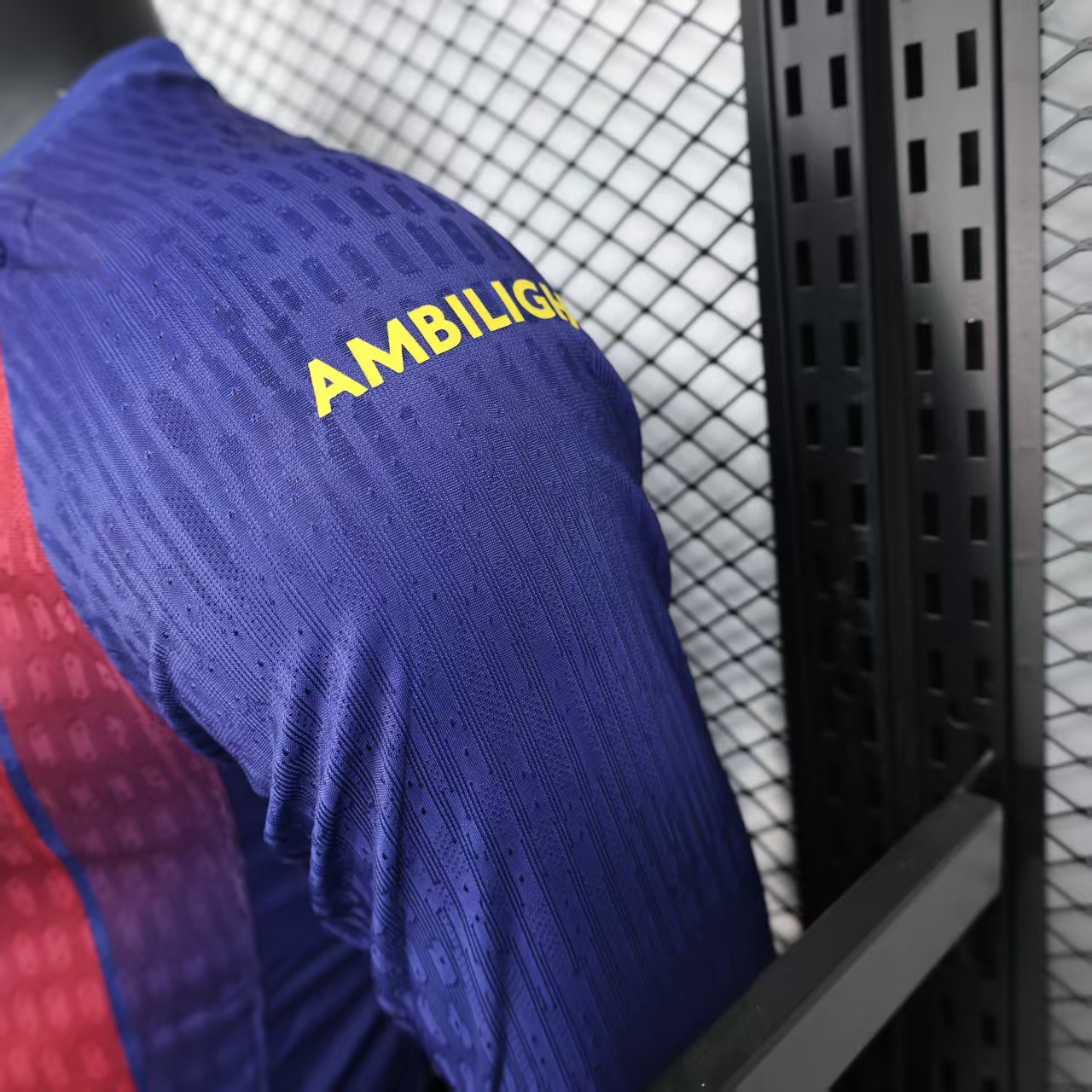 2025/2026 Long Sleeve Player Version Barcelona Home Football Shirt 1:1 Thai Quality