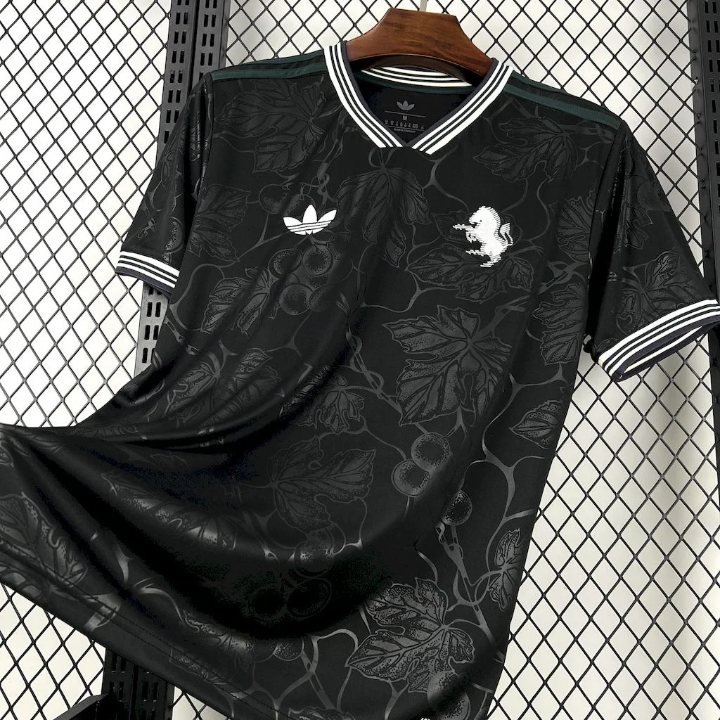 2025/2026 Juventus  Football Shirt Custom