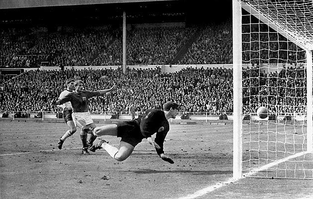 Hurst&rsquo;s Controversial Second Goal