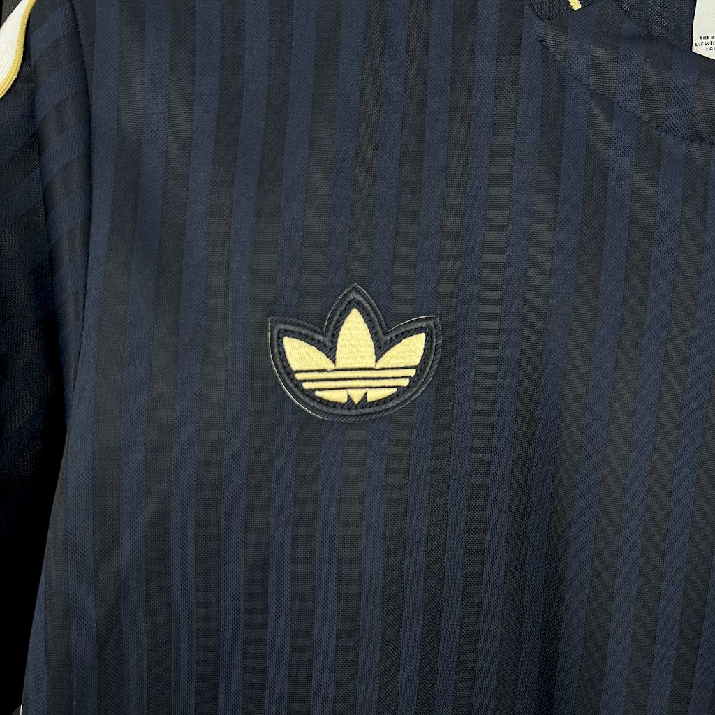 2025/2026 Retro Juventuthts Special Edition Football Shirt Custom