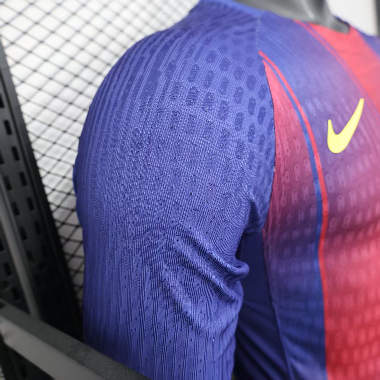 2025/2026 Long Sleeve Player Version Barcelona Home Football Shirt 1:1 Thai Quality