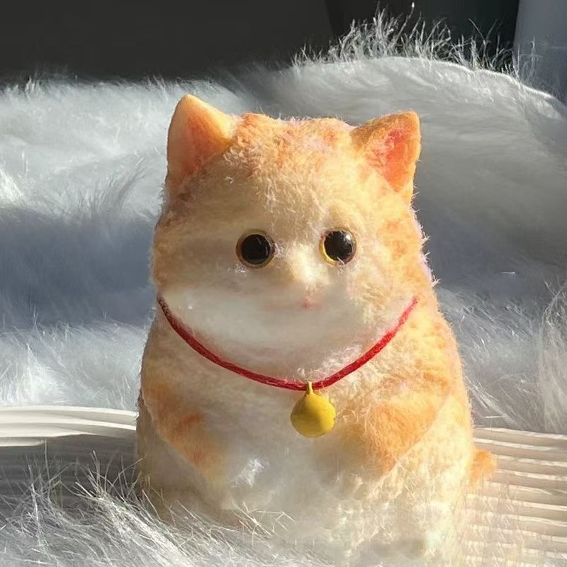 Simulation cat squeezing music