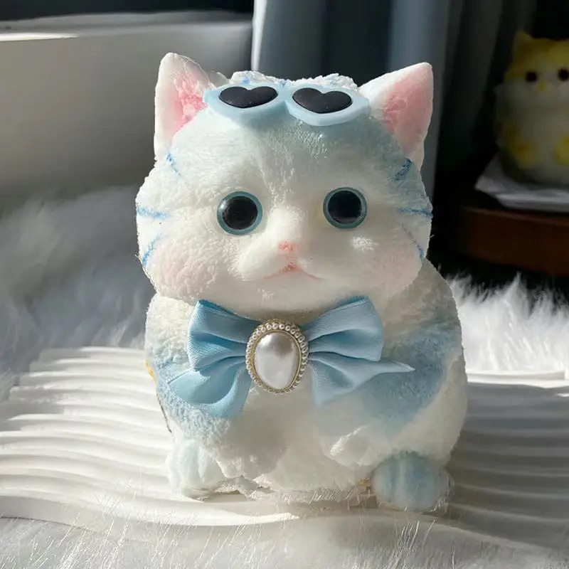 Simulation cat squeezing music