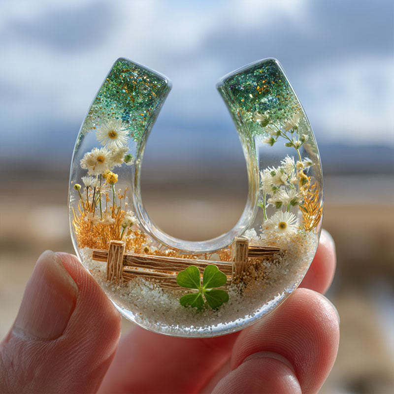 Lucky Horseshoe Pocket Hug