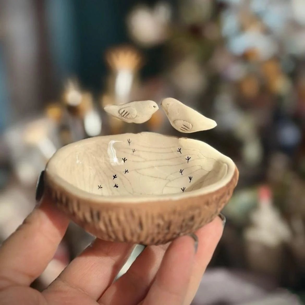 🔥2026 Spring Special Offer: 49% Off - 🐦🌸Captivating bird feeder sculptures for outdoor birds