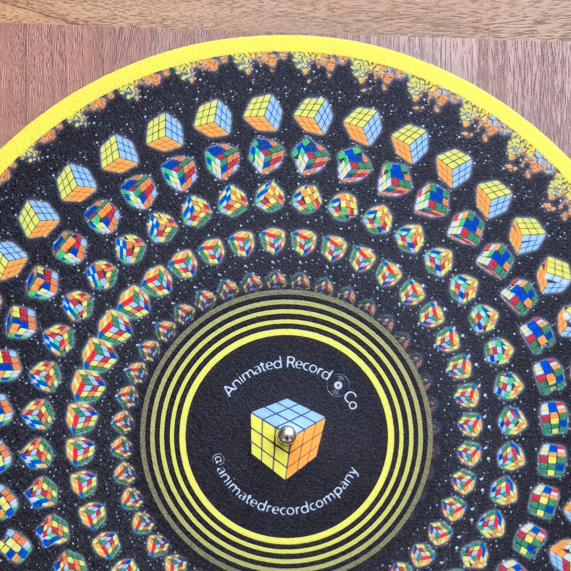 🔥 New Year Hot Sale 49% OFF🎶🌀 Animated Zoetrope Slipmat — 12″ Optical Illusion Turntable Mat💿👀