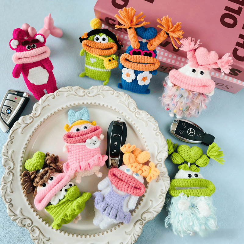 🔥 New Year Hot Sale 49% OFF💋🌭 Hand-Crocheted Sausage Lip Car Key Case — Cute. Weird. Totally Unforgettable.🚗🎁