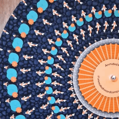 🔥 New Year Hot Sale 49% OFF🎶🌀 Animated Zoetrope Slipmat — 12″ Optical Illusion Turntable Mat💿👀