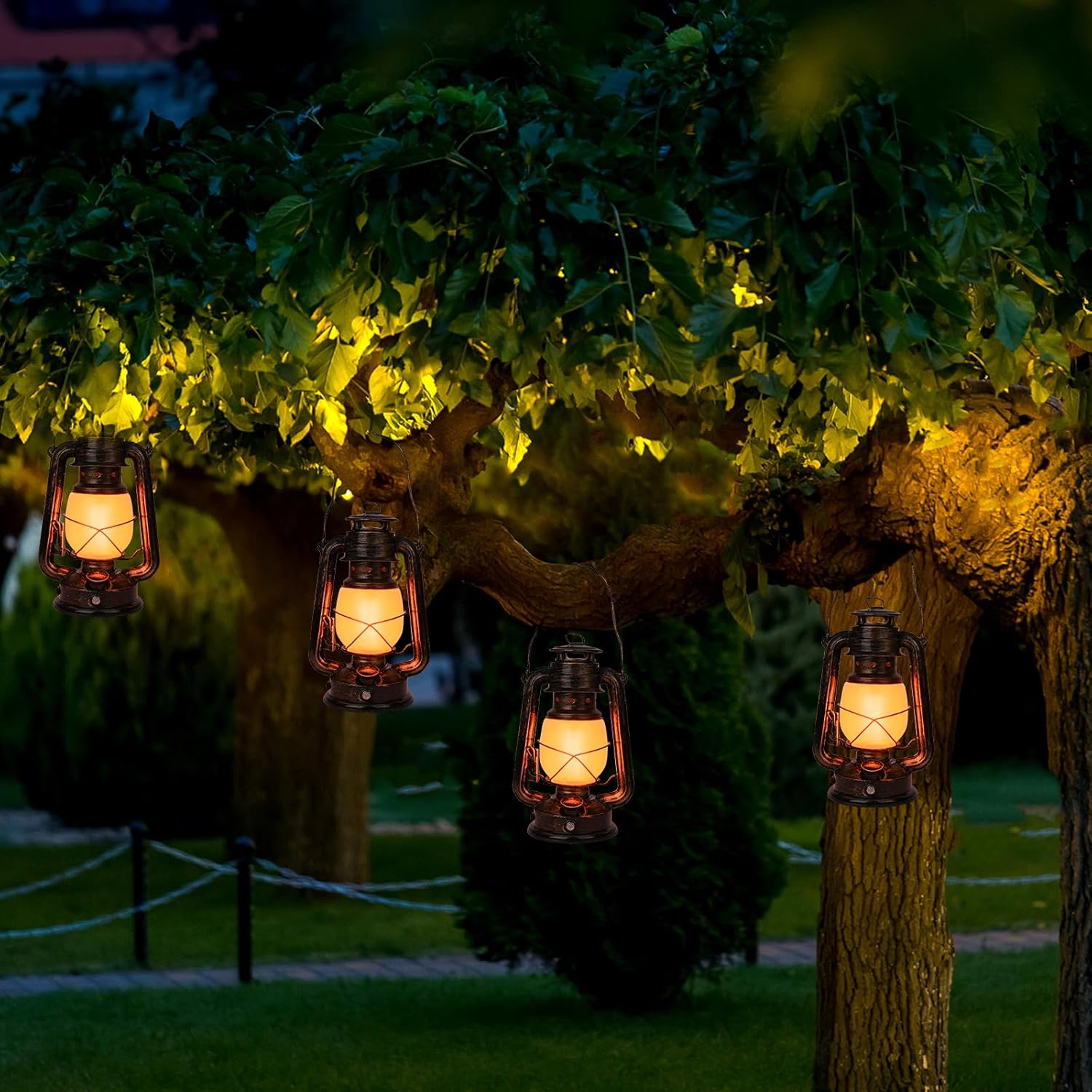 FATA GREUTATE 2 Pack Realistische Flackerflamme Hängende Laterne mit Touch Switch, USB -Ladung, Antike Metall Laterne für Innen Draußen Garten Camping Terrasse Veranda [Energieklasse A]