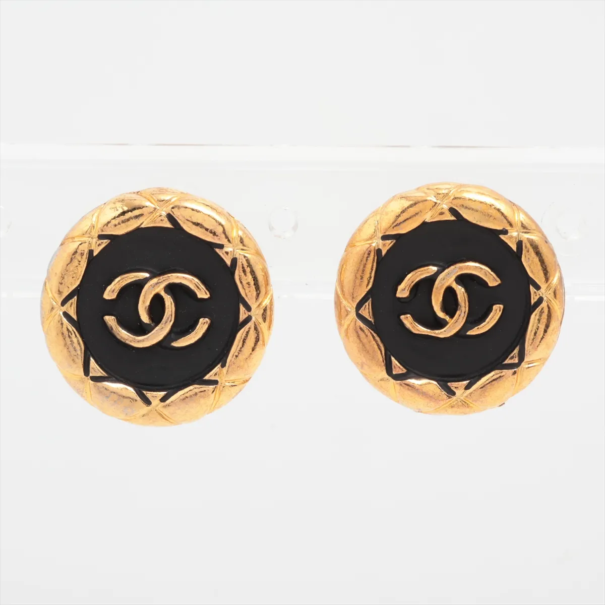 C Classic black and gold disc earrings