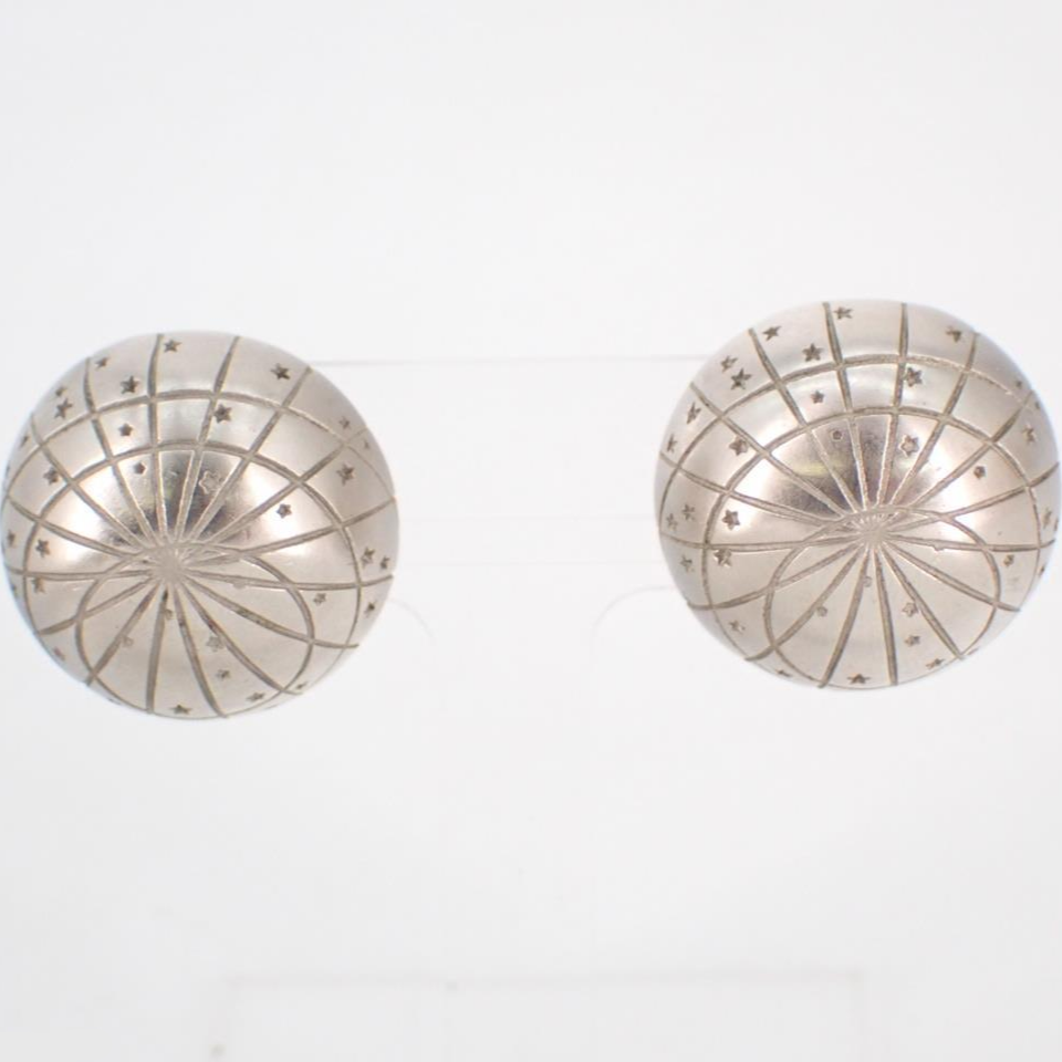 H Star Universe Round Ear Clip