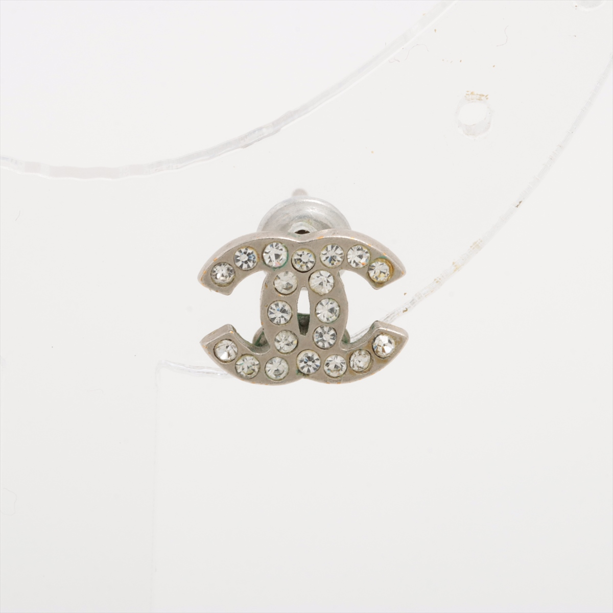 C Single diamond earring
