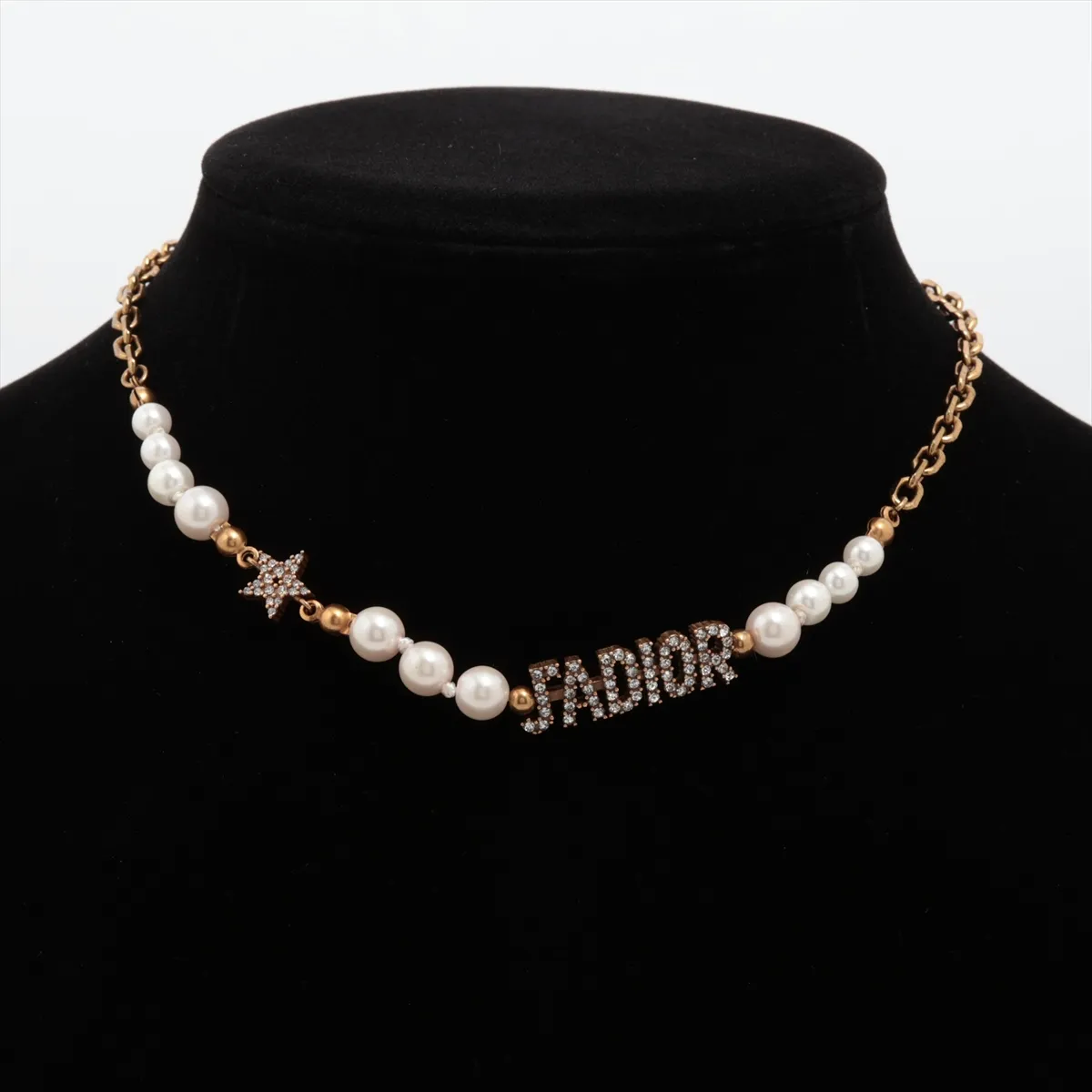 C Letter Gypsophila Pearl Necklace