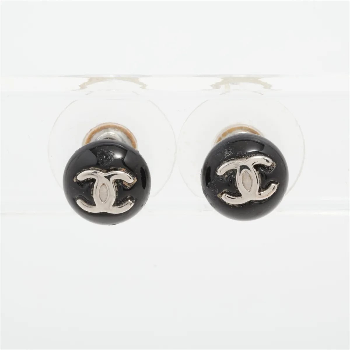 C Black bean earrings