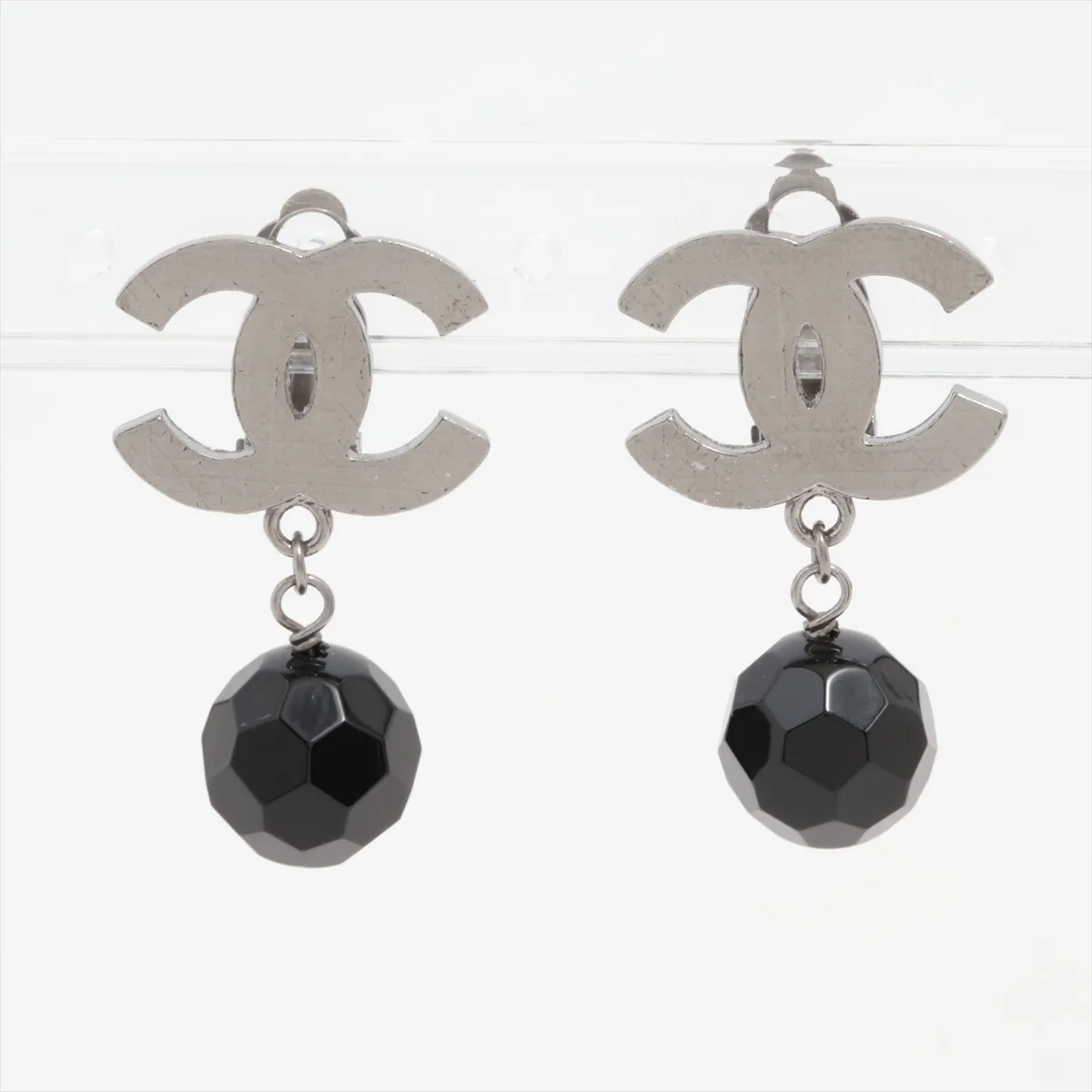 C Double C Acrylic Ball Pendant Ear Clip