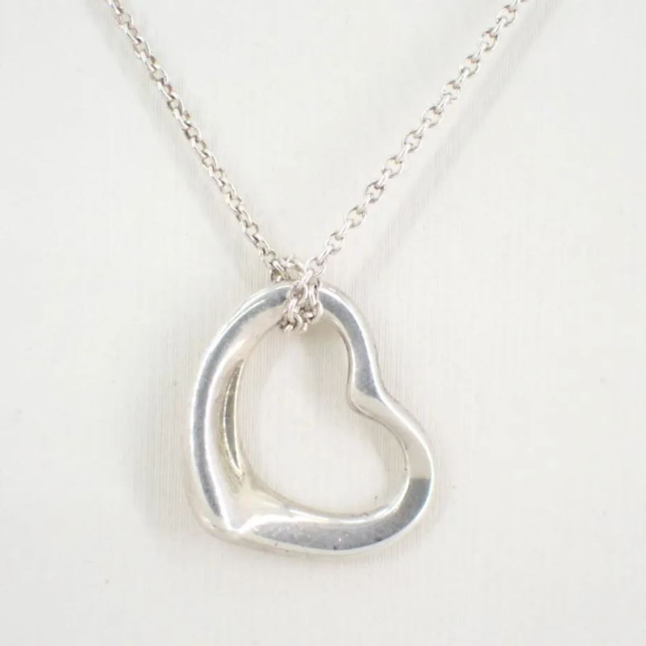 T Hollow heart necklace