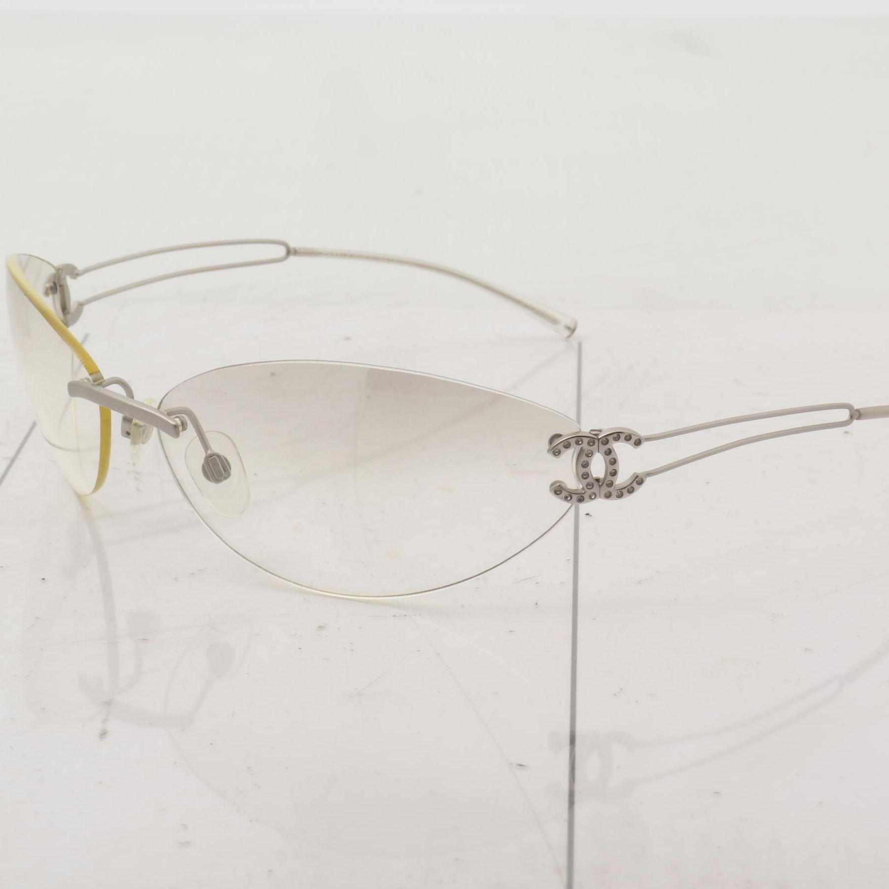 C Oval frameless sunglasses