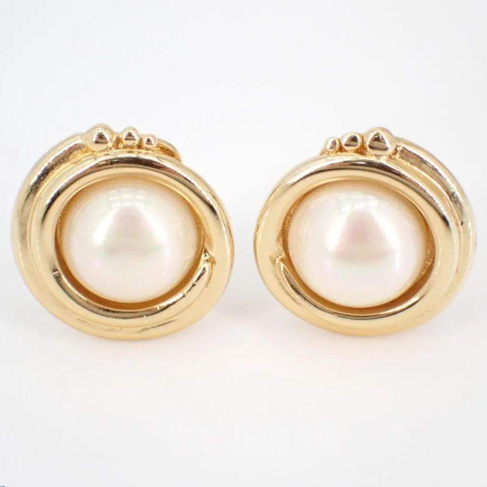 D Spiral Pearl Earrings