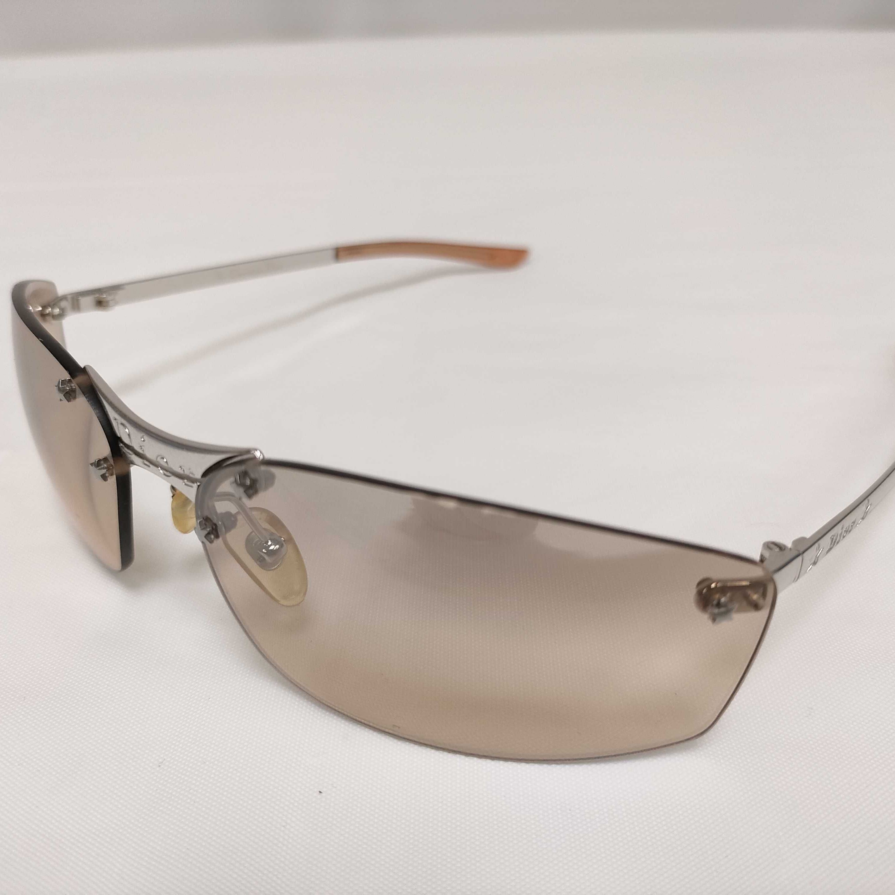 D Frameless silver sunglasses