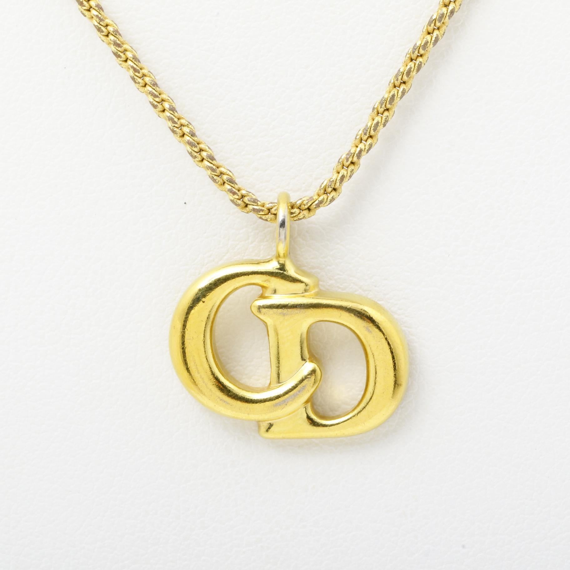 D CD necklace