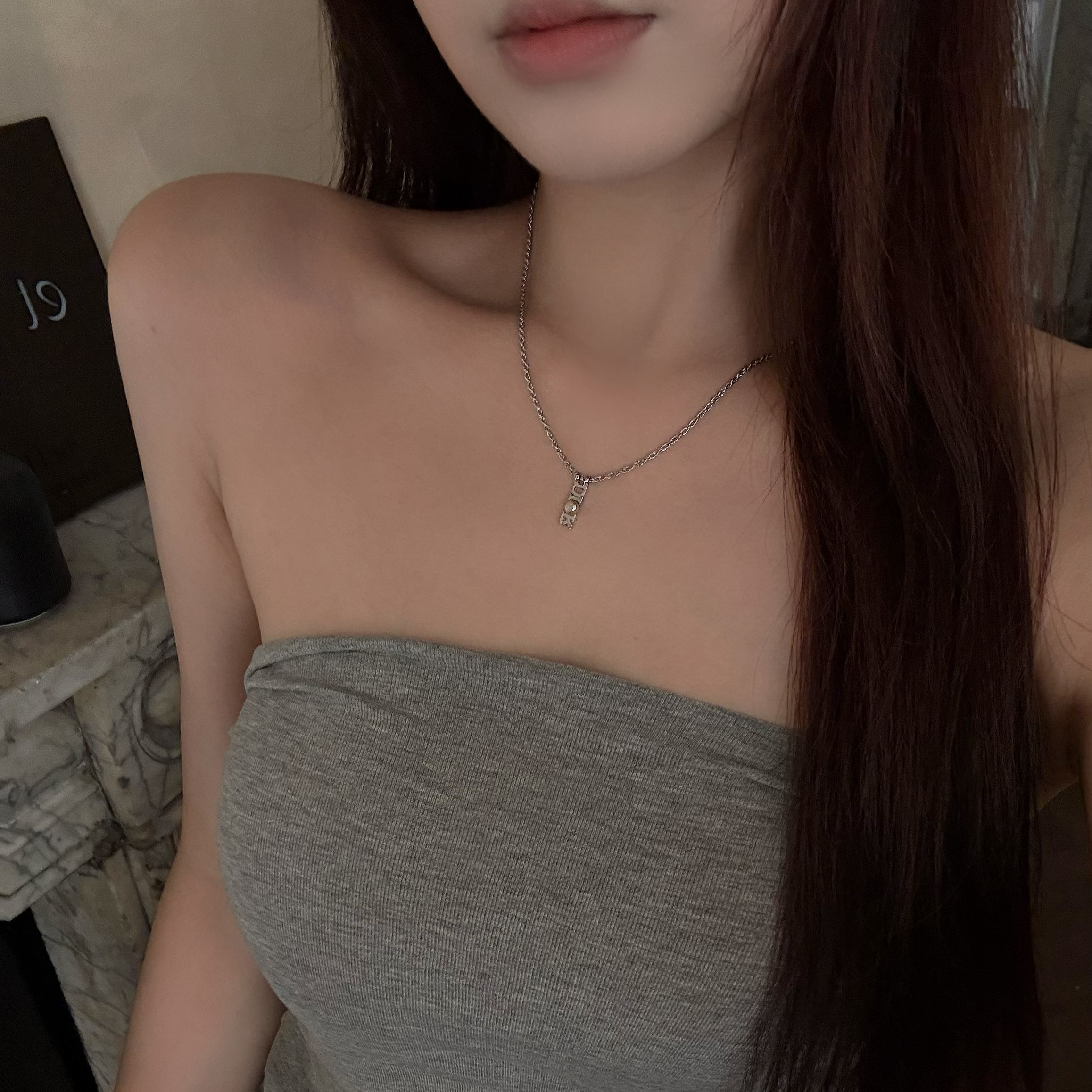 D logo pearl necklace