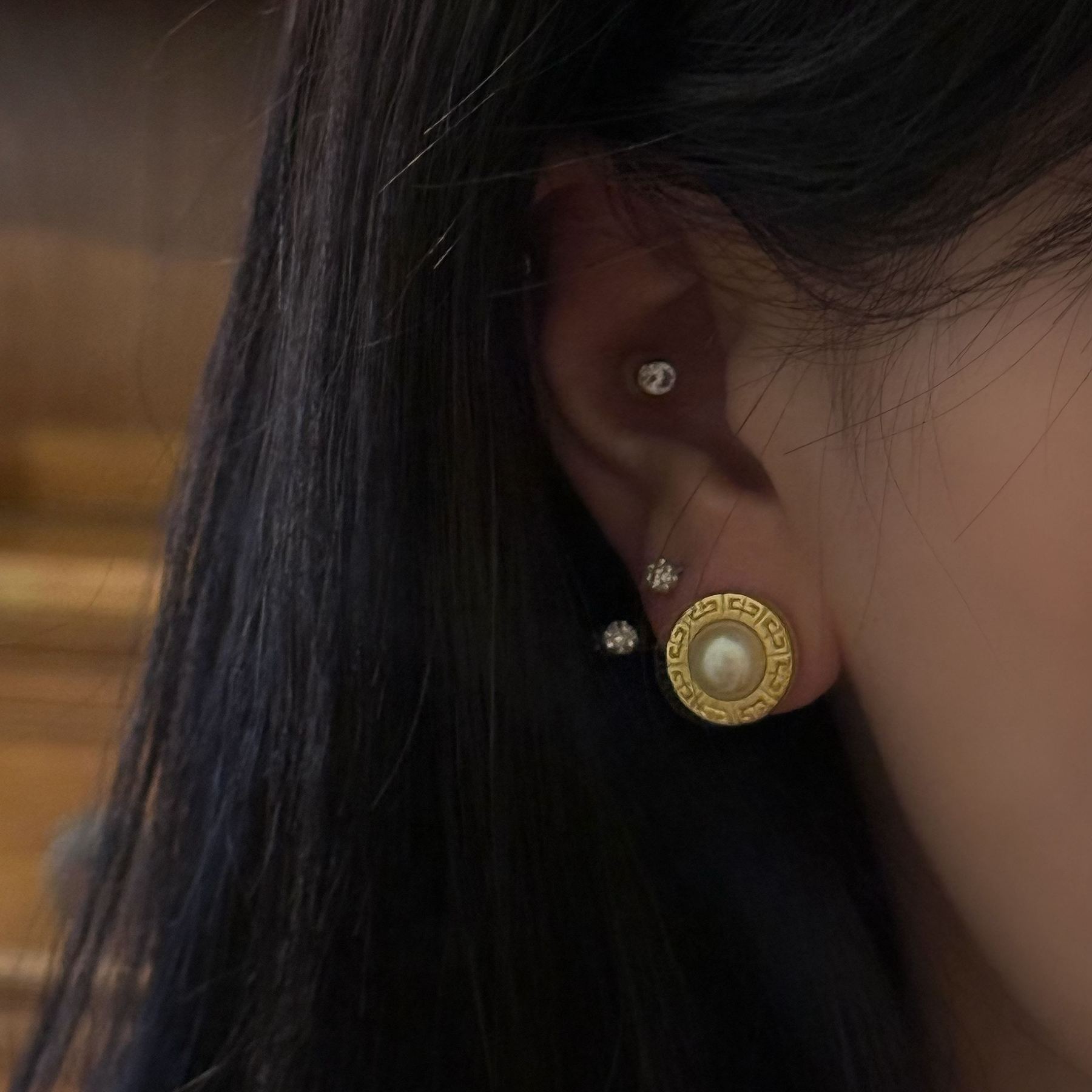 G Classic Four-grid Pearl Disc Ear Clip