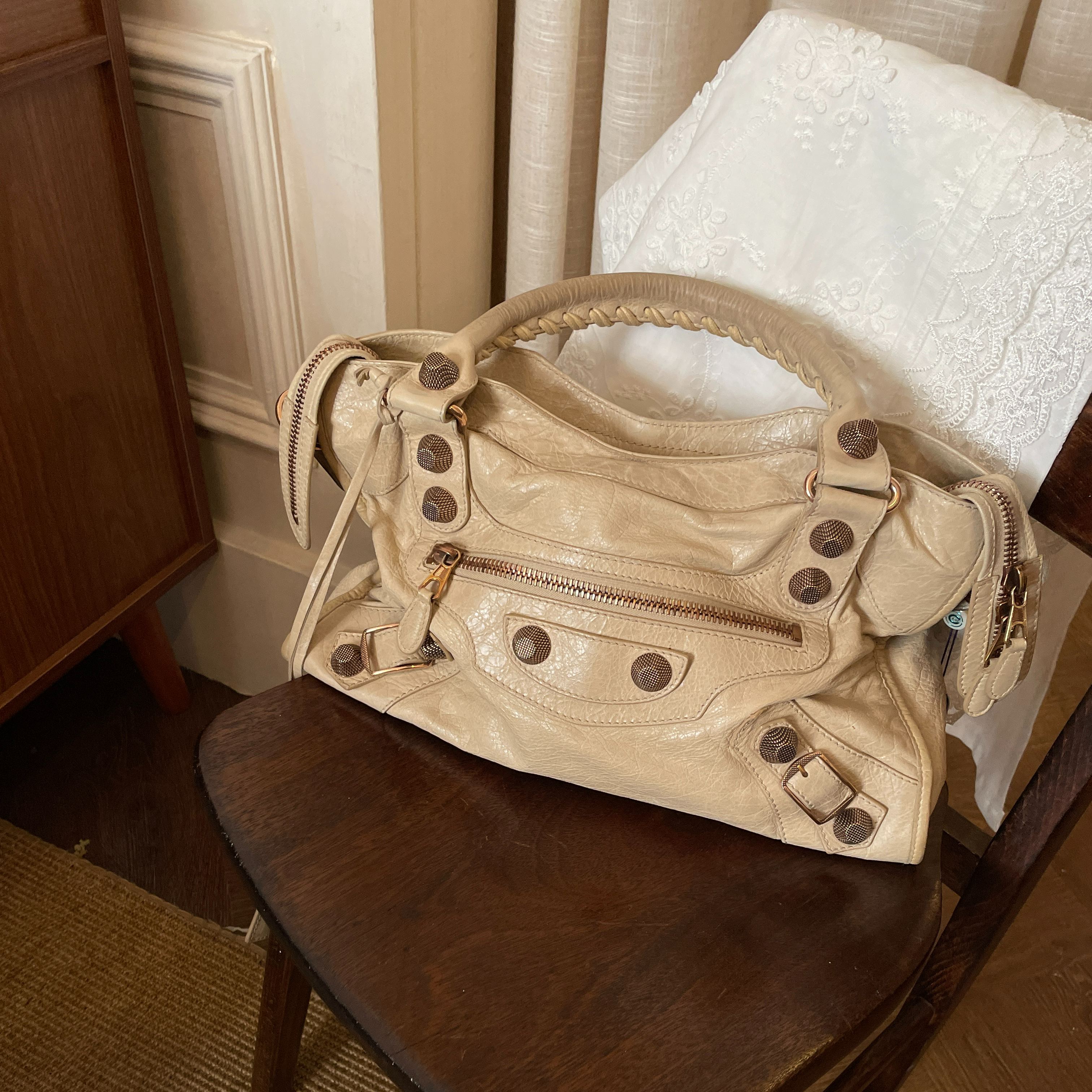 B White Pineapple Stud Motorcycle Bag