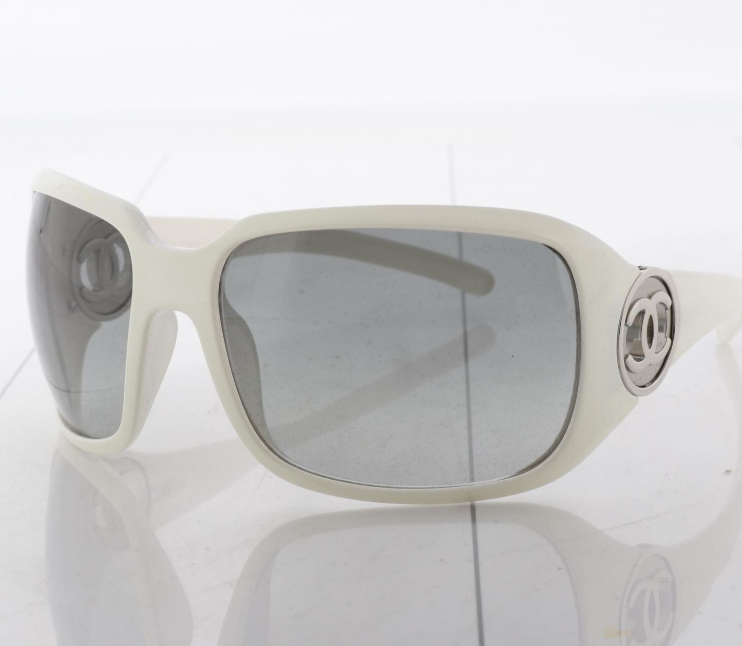 C White motorcycle logo sunglasses