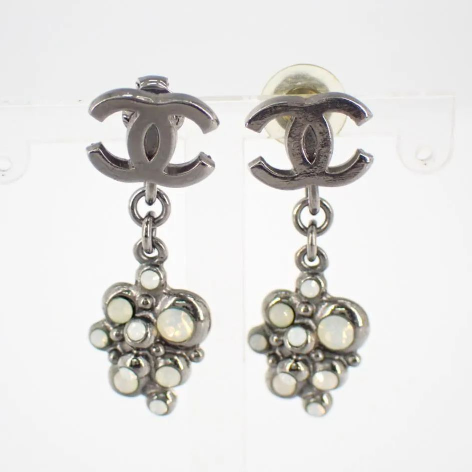 C Irregular pendant earrings