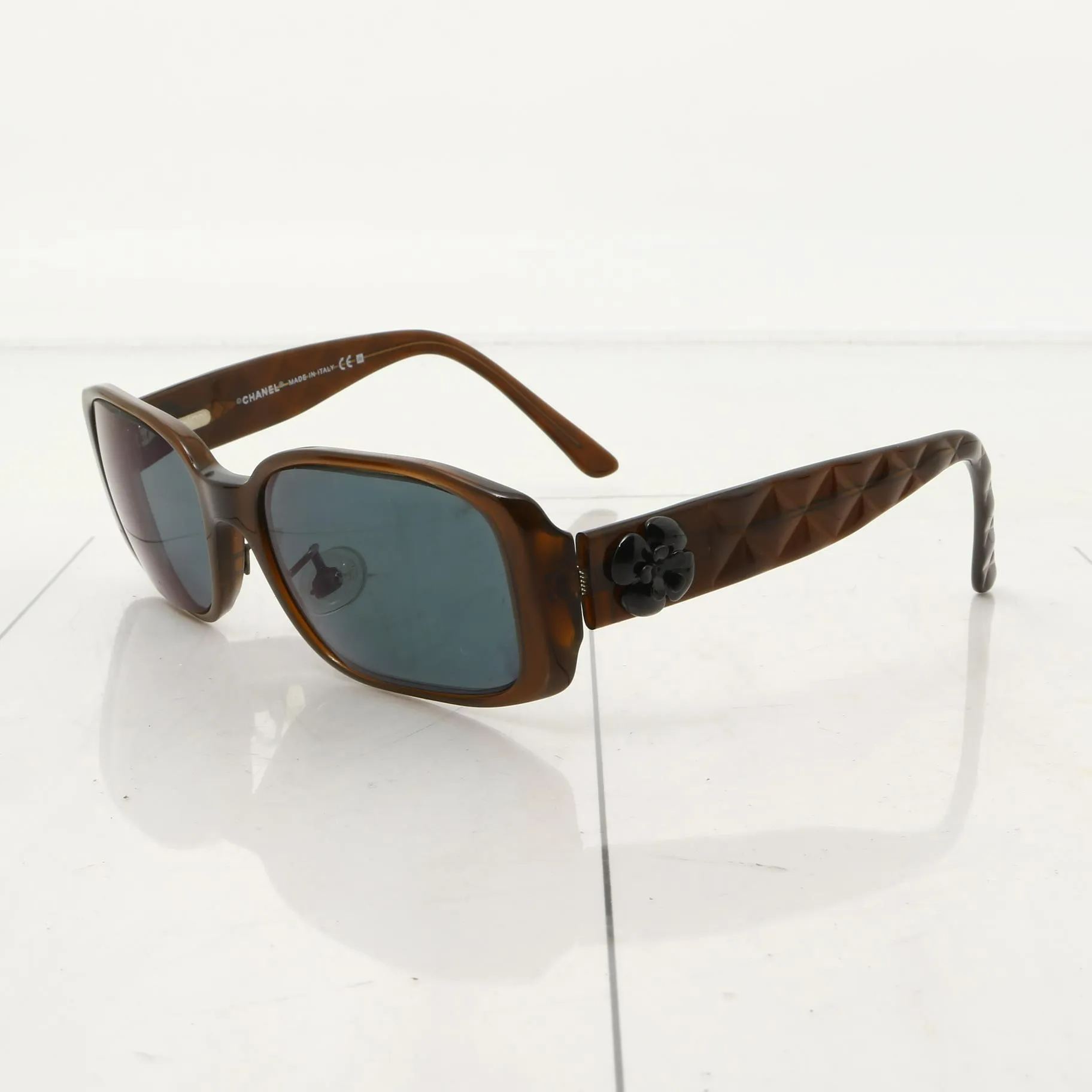 C Camellia check sunglasses