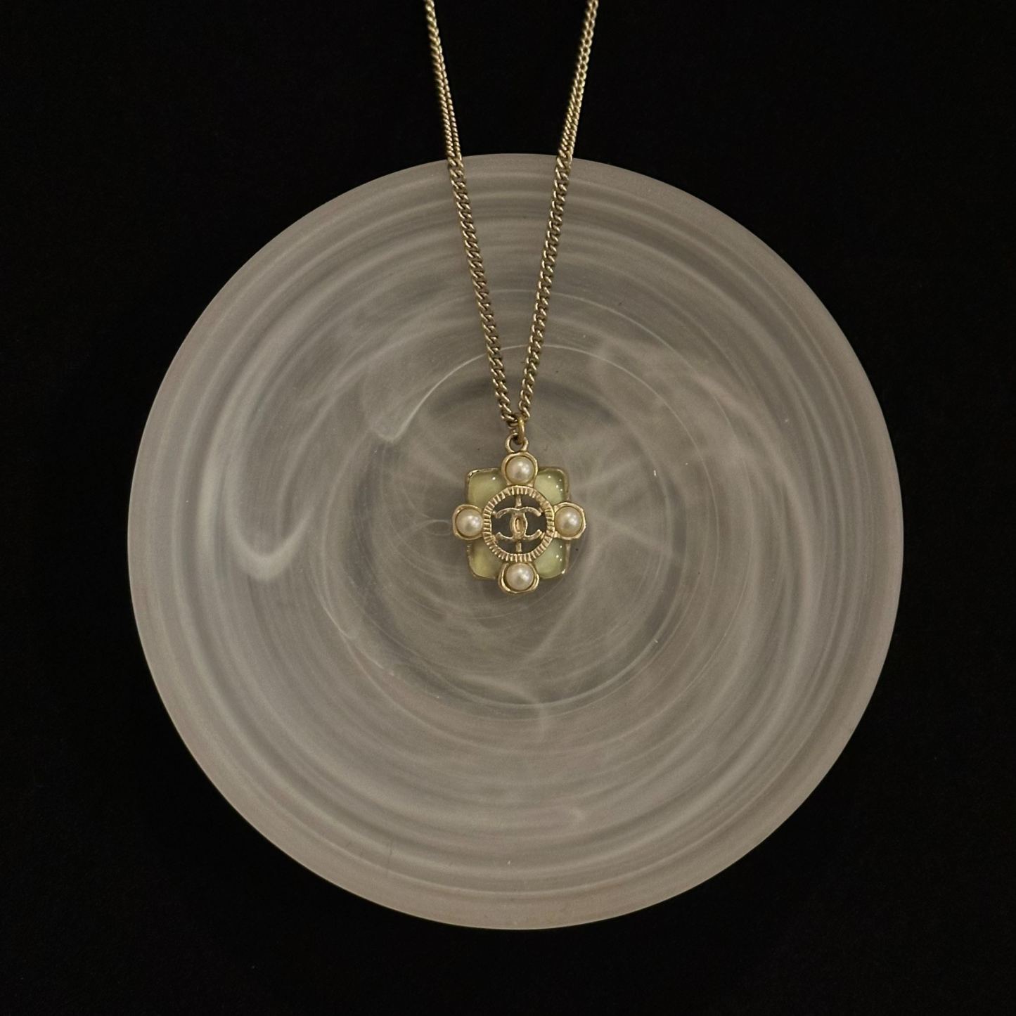 C Jelly-colored resin pearl necklace