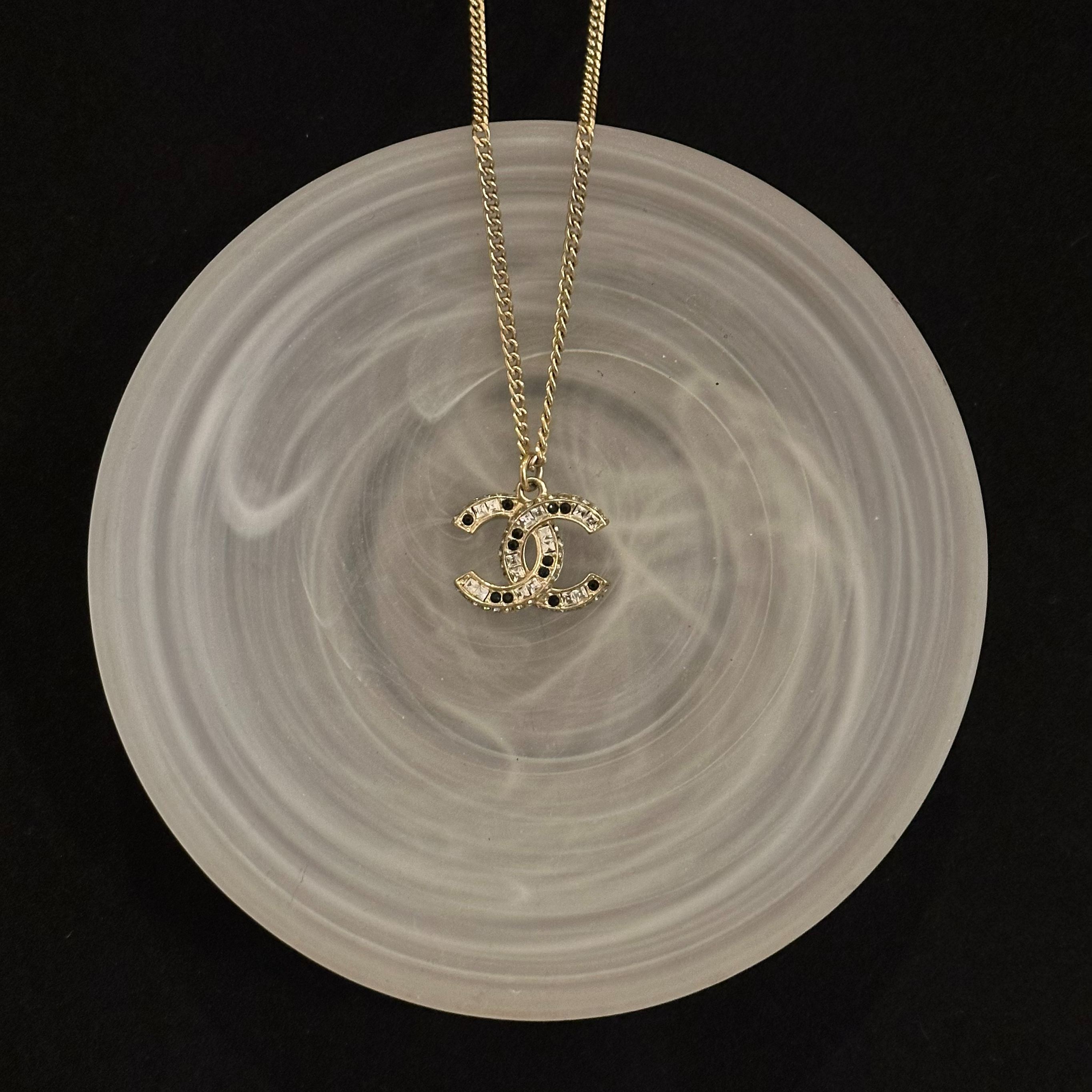 C Double C diamond embossed necklace