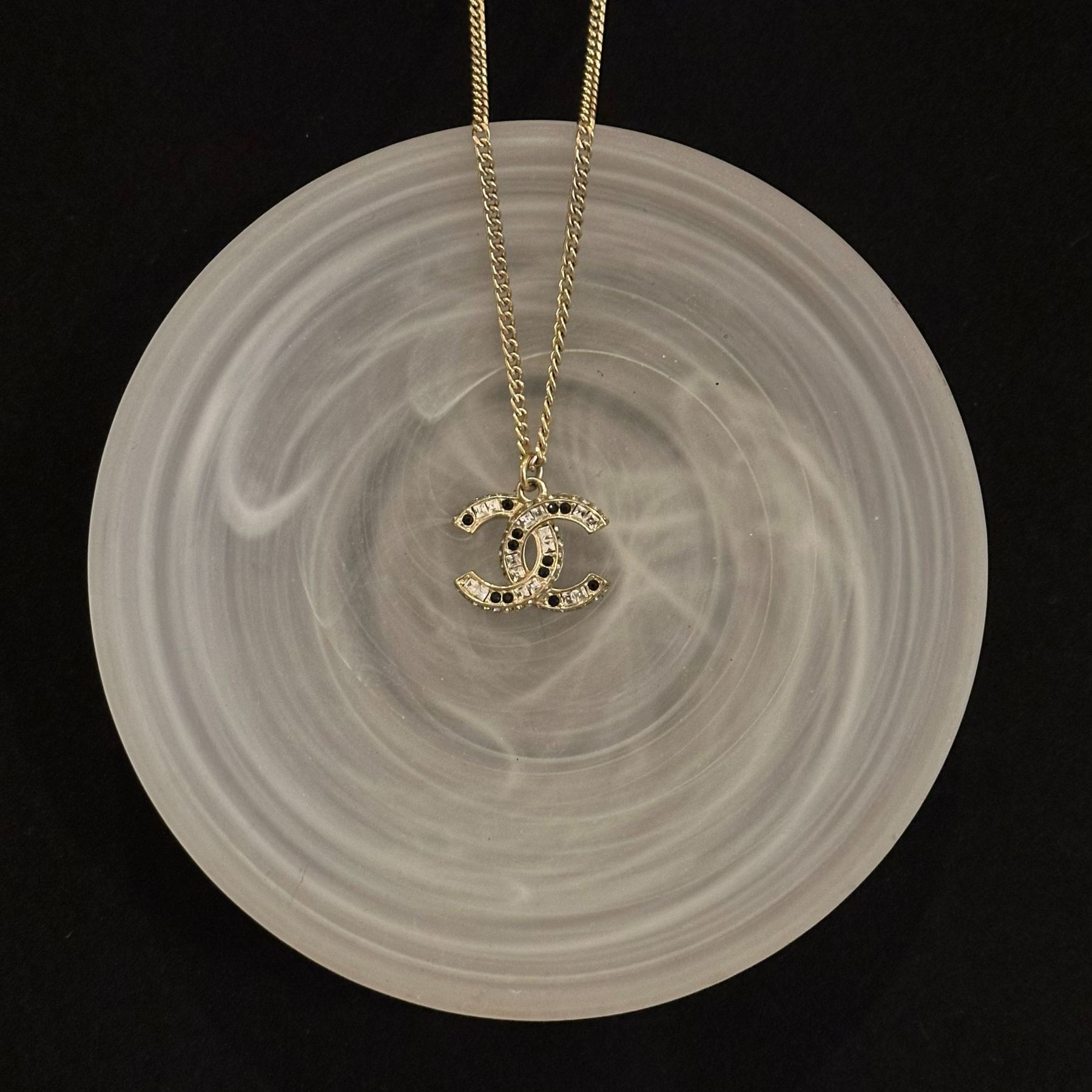 C Double C diamond embossed necklace