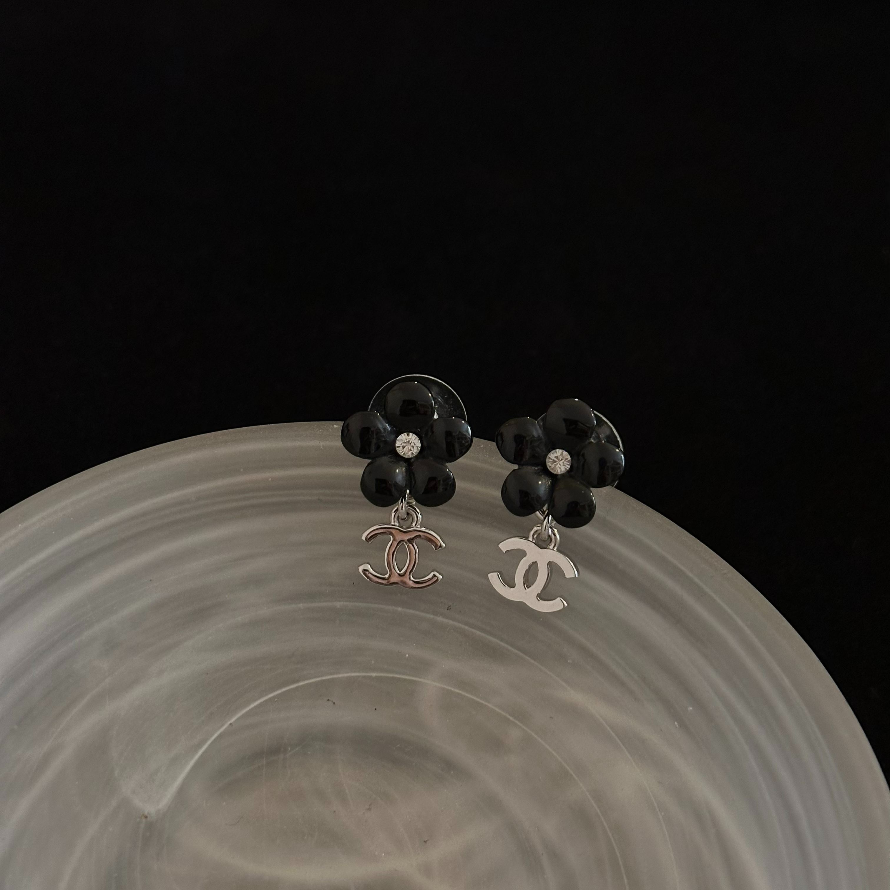C Camellia Acrylic Ear Clip