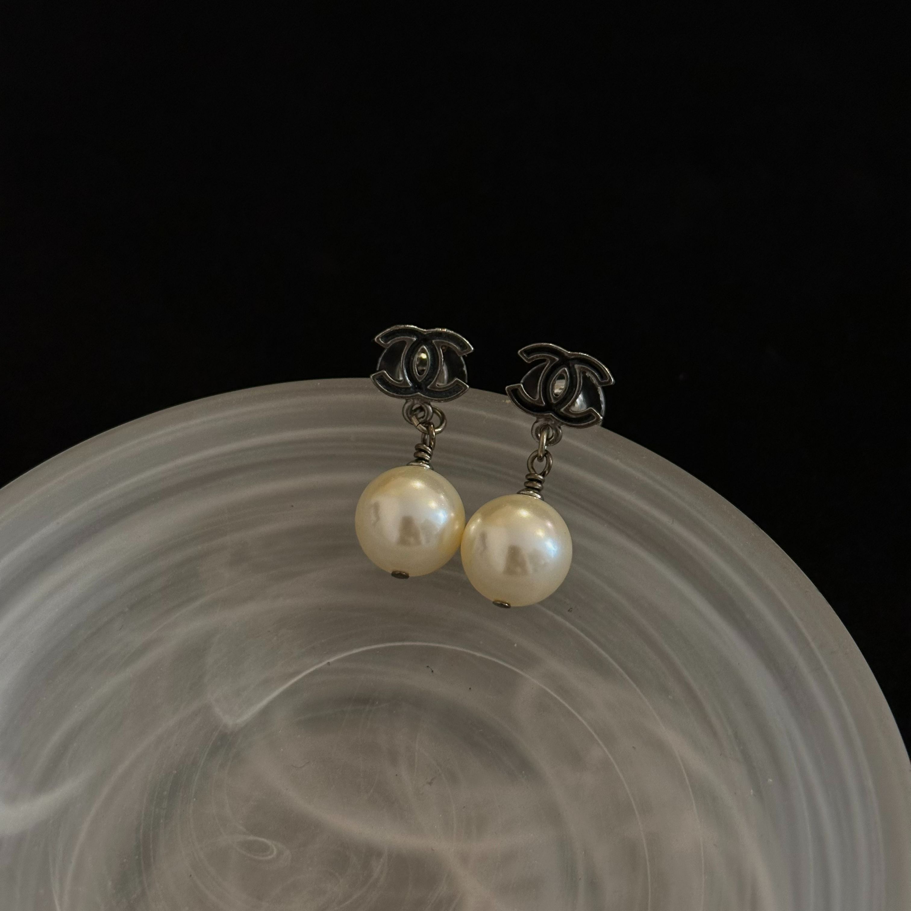 C Enamel pearl drop earrings