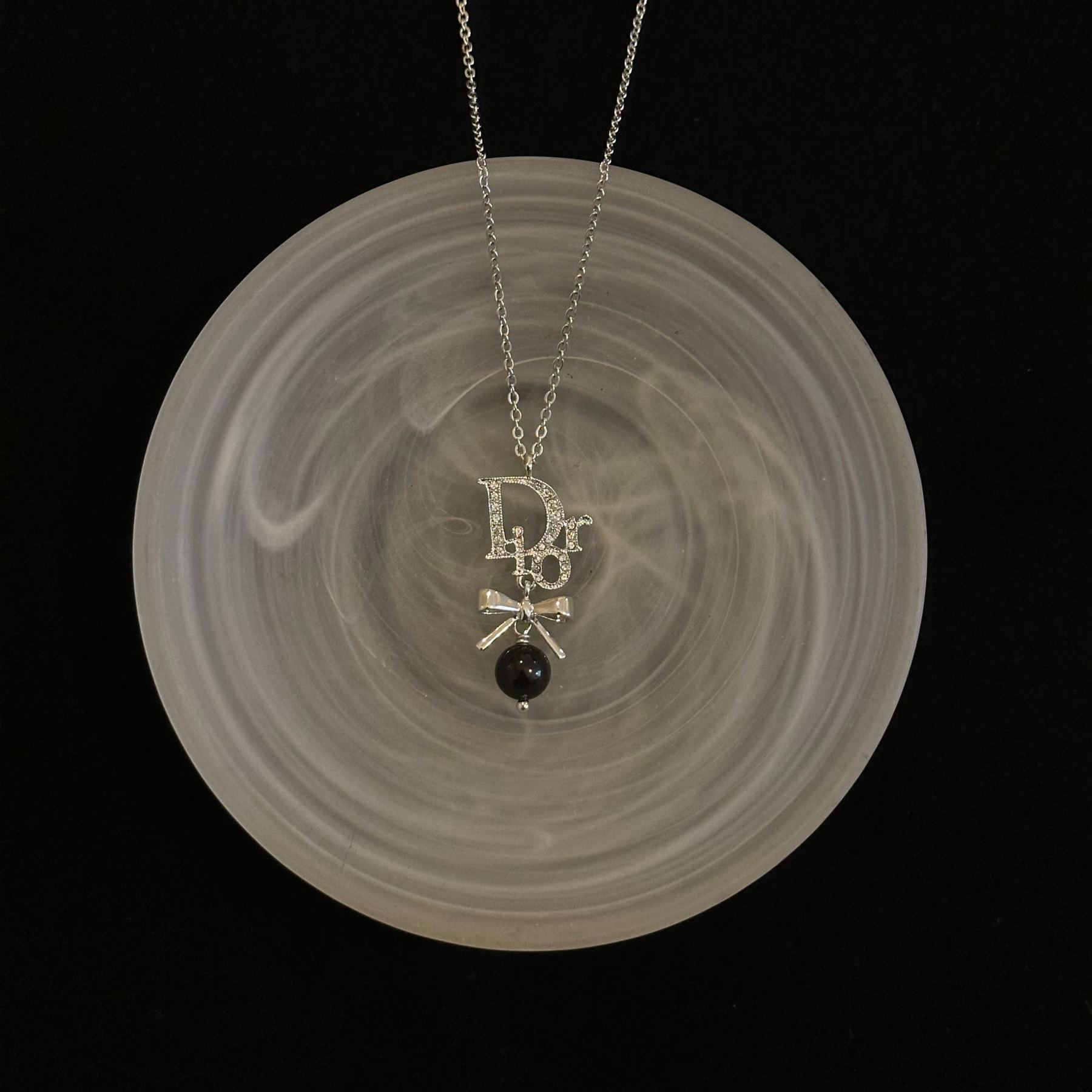 D Bow pendant necklace