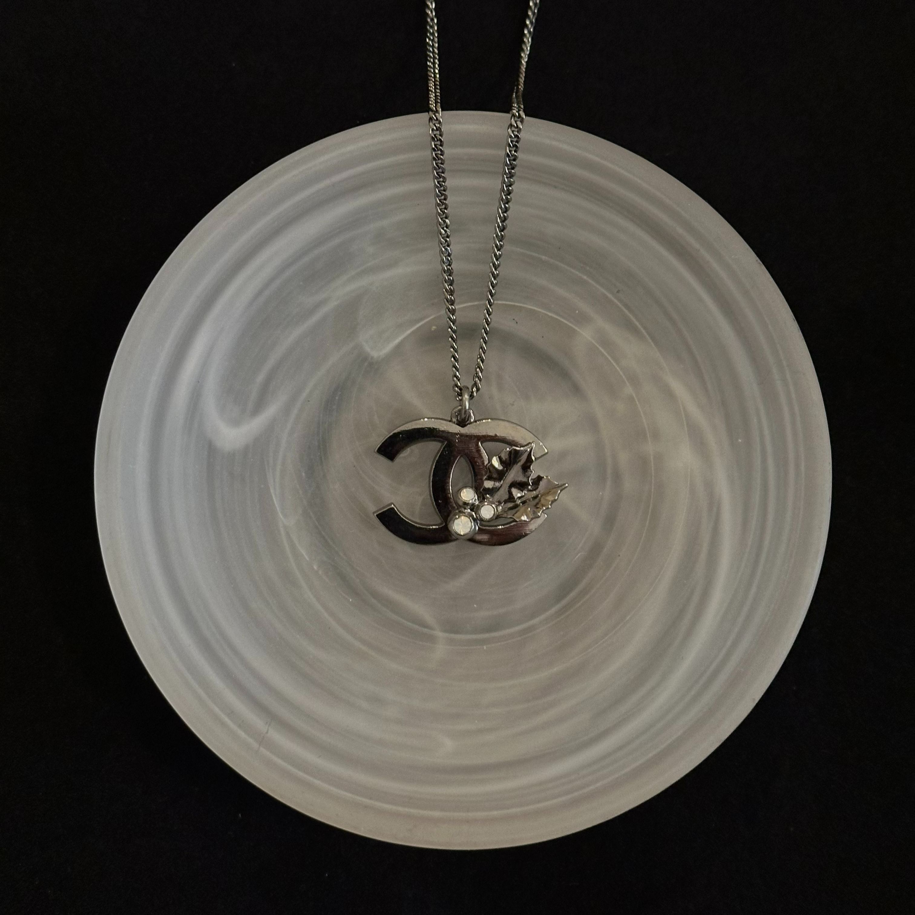 C Leaf Double C Necklace