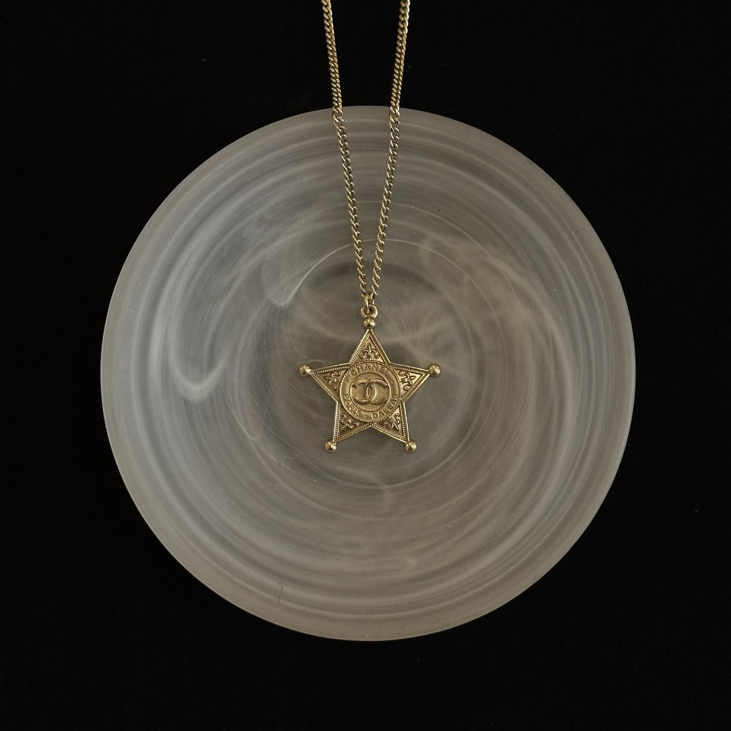 C Five-pointed star necklace