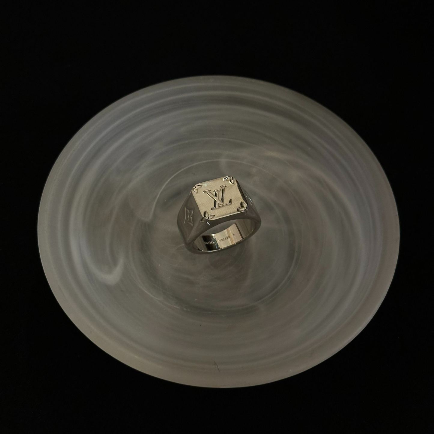 L Classic ring