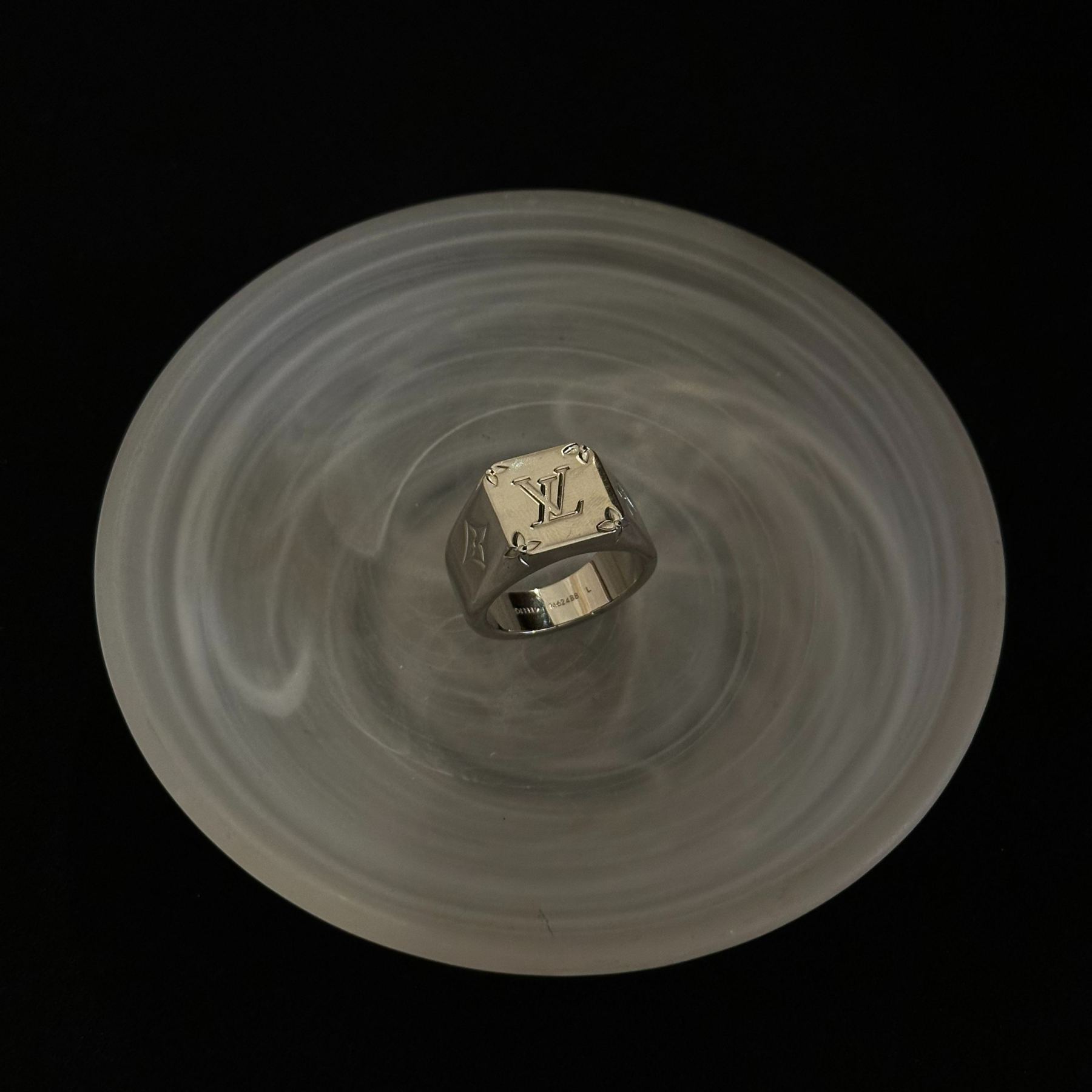 L Classic ring