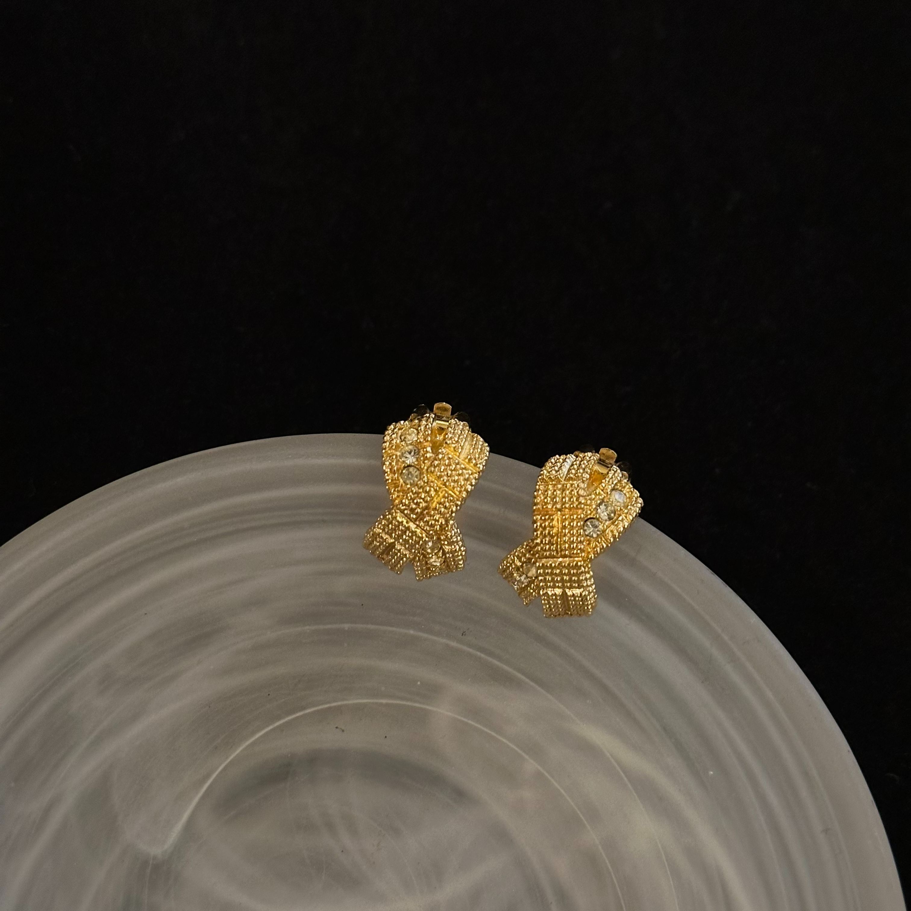 D X Rhinestone Ear Clip